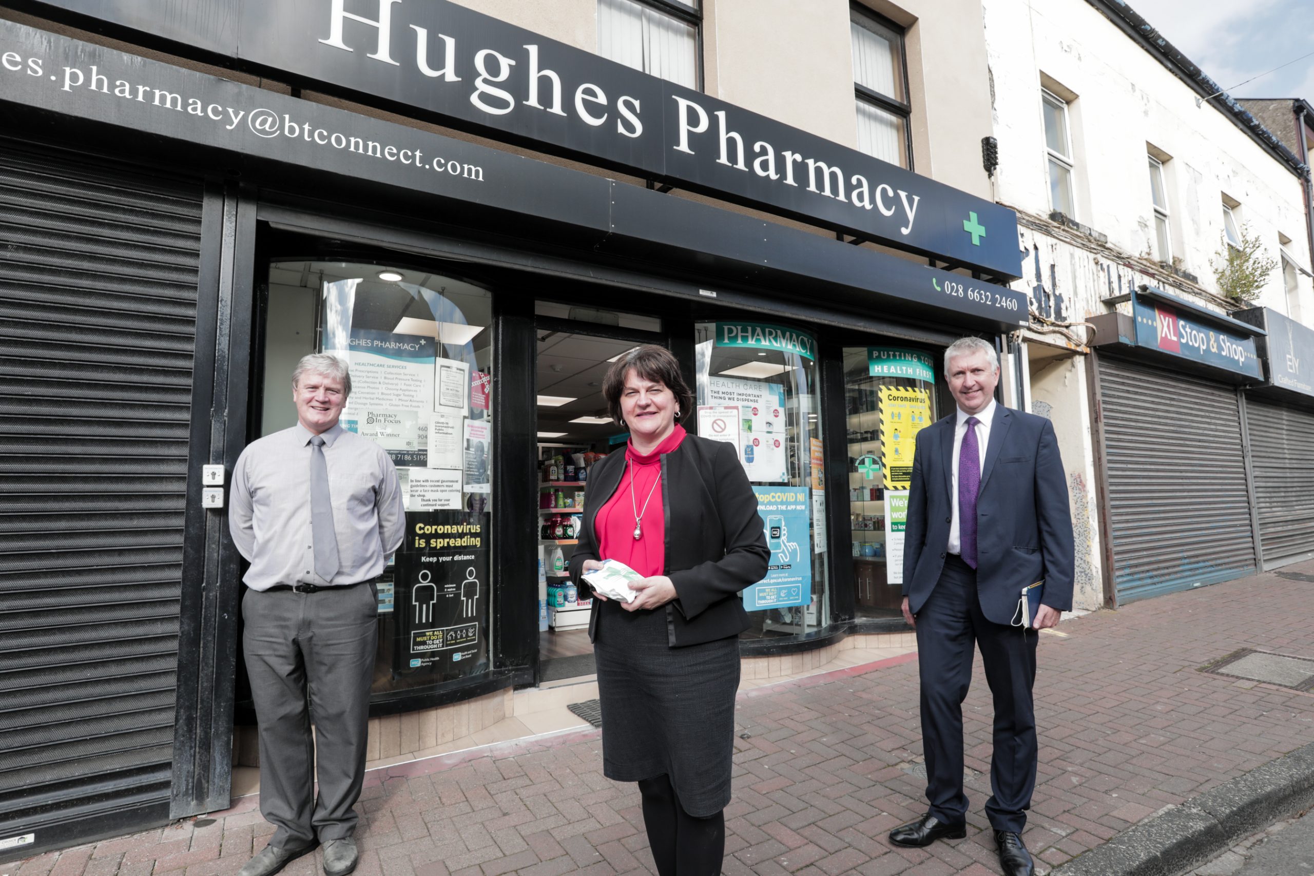 First Minister pays tribute to continued dedication of community pharmacy workforce at pharmacy visit